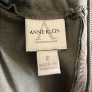 Unique Vintage Anne Klein Army Green Maxi Skirt in Excellent condition